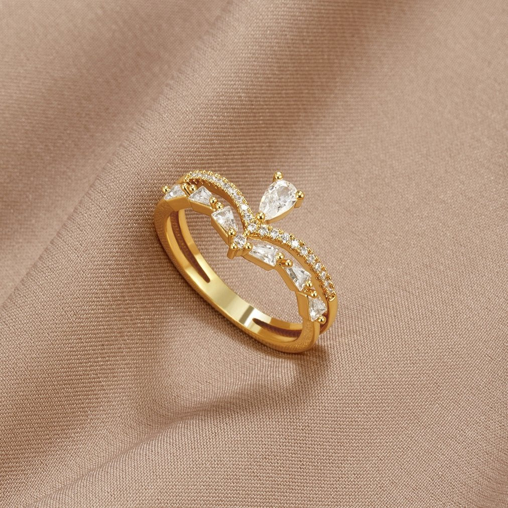 Anel Esmera Banhado a ouro 18k