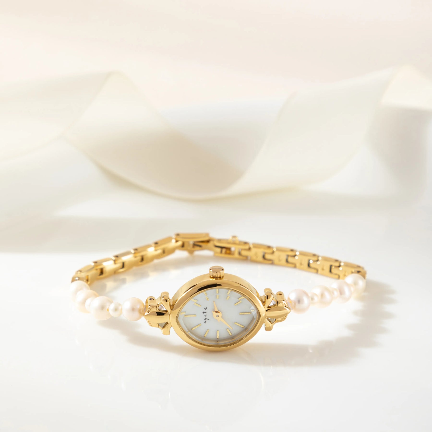 Humir Studio Watch