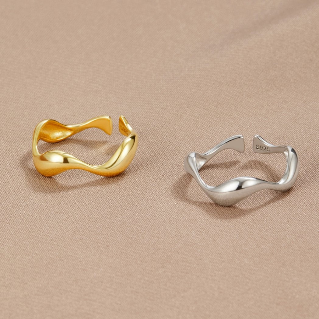 18k Gold-Plated Wave Motion Ring – ByFirenzzi