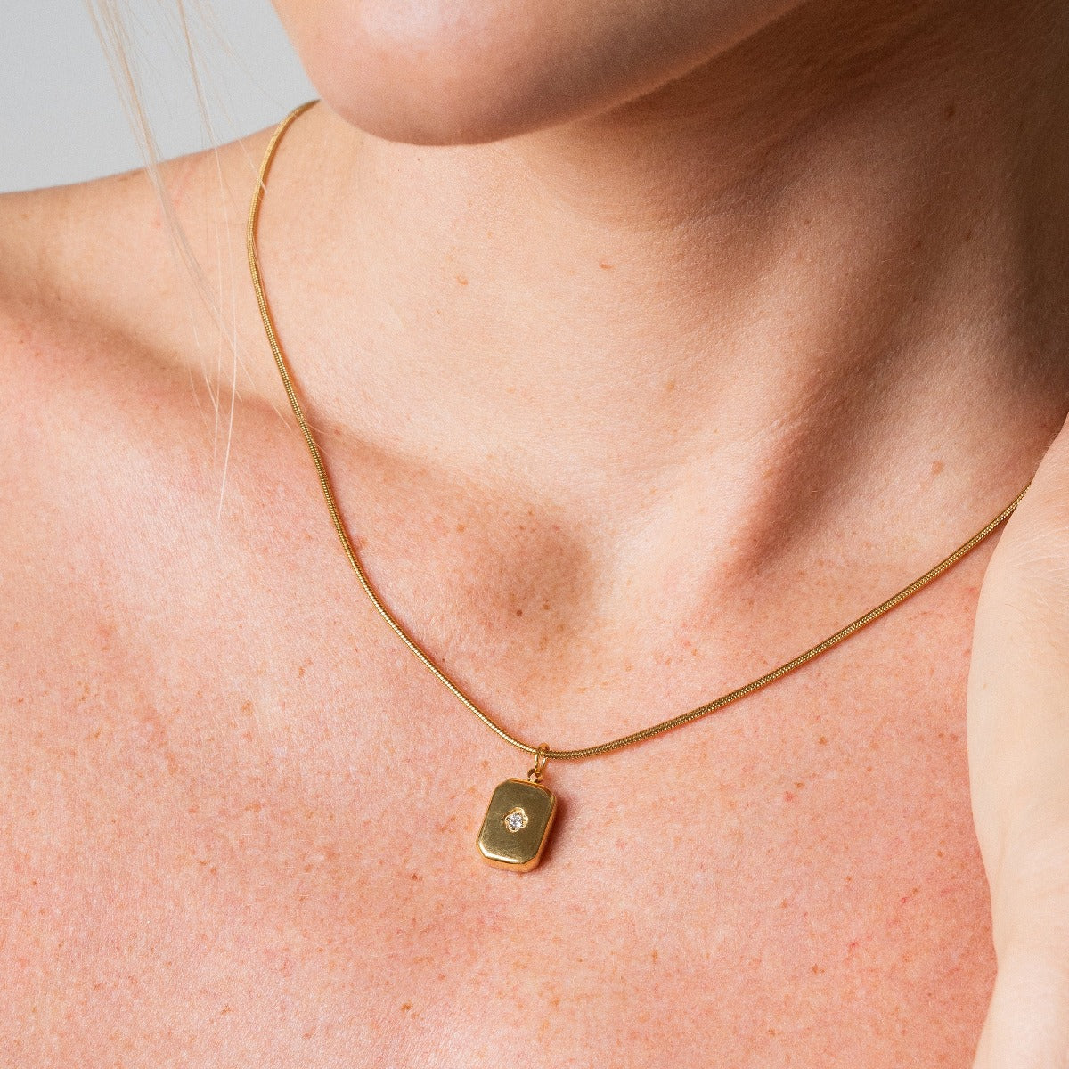 Colar Pingo de Luz Banhado em Ouro 18k - ByFirenzzi