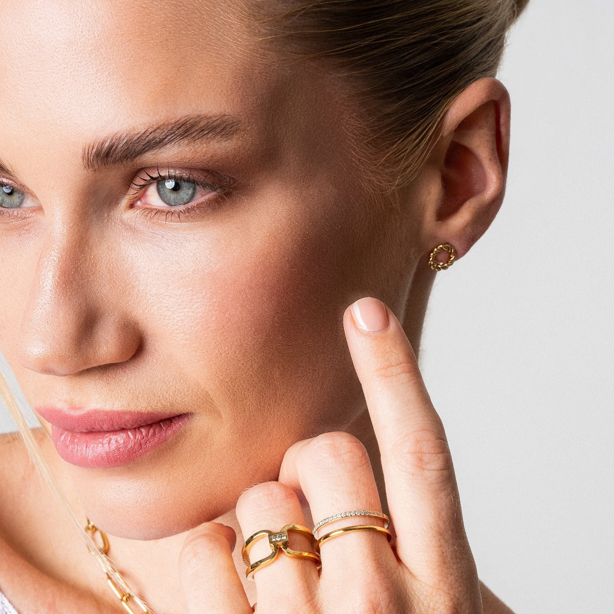 Brincos Corda Banhado a Ouro 18k - ByFirenzzi