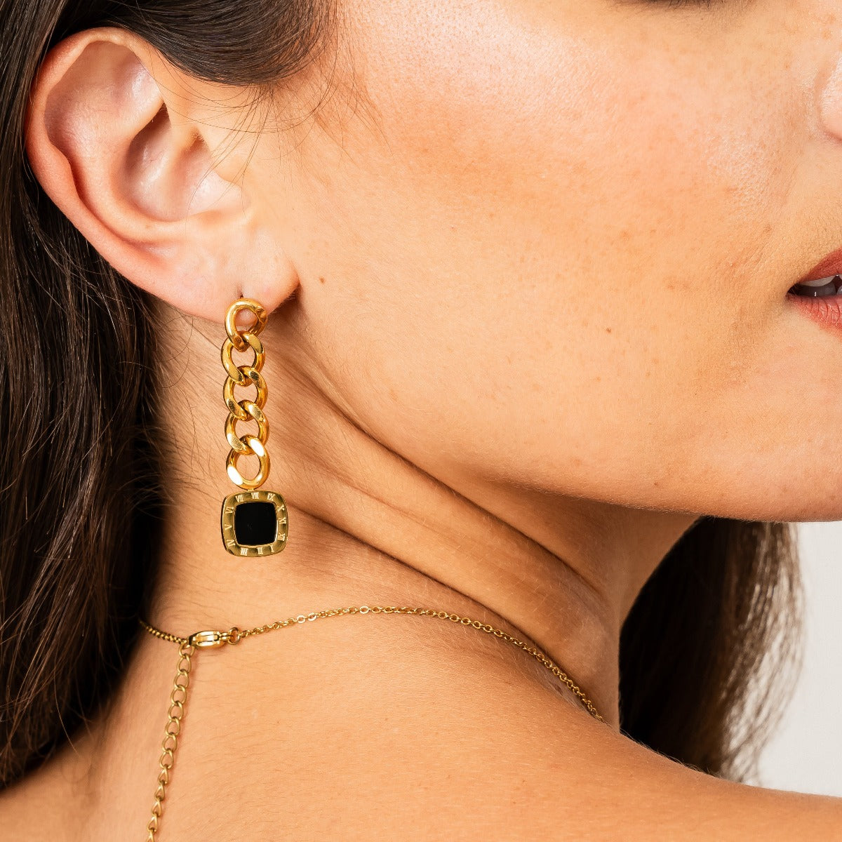 Brincos Pendente Ônix Banhado a Ouro 18k - ByFirenzzi