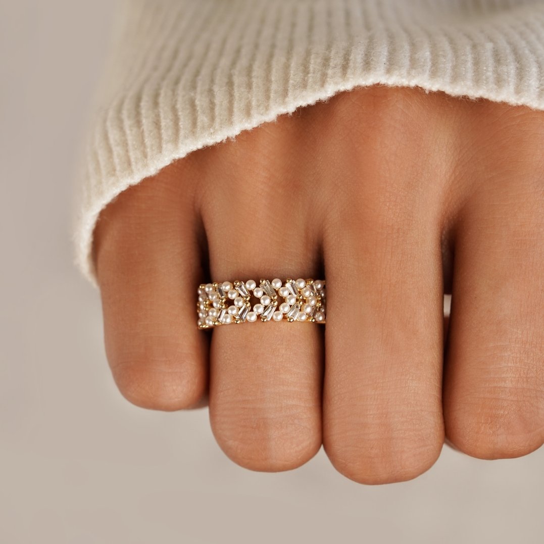 Anel Eliora de Pérola e Cristal Banhado a ouro 18k