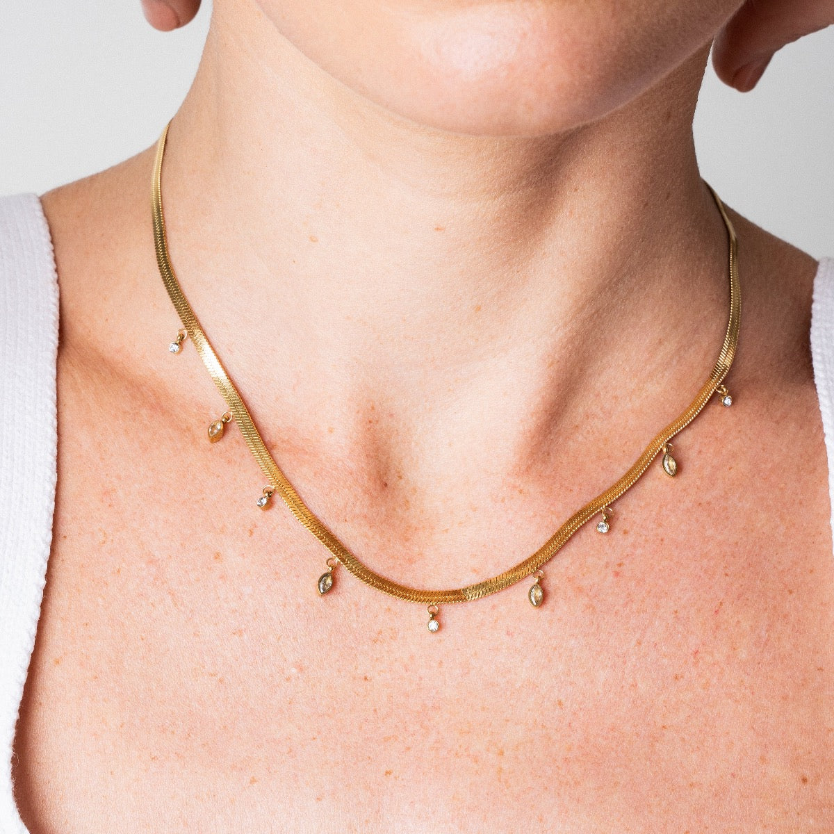 Colar Choker Luz Banhado a Ouro 18k - ByFirenzzi