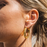 Brincos Argola Elos Trançados Banhado a Ouro 18k - ByFirenzzi