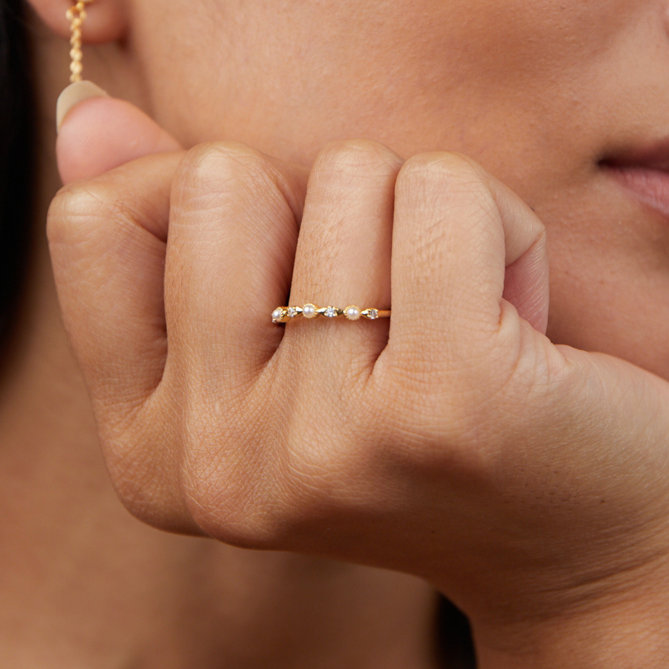 NÃO ENCONTRADO NA ALI - Elsa Ring – 18k Gold-Plated Pearl & Crystal Band – ByFirenzzi